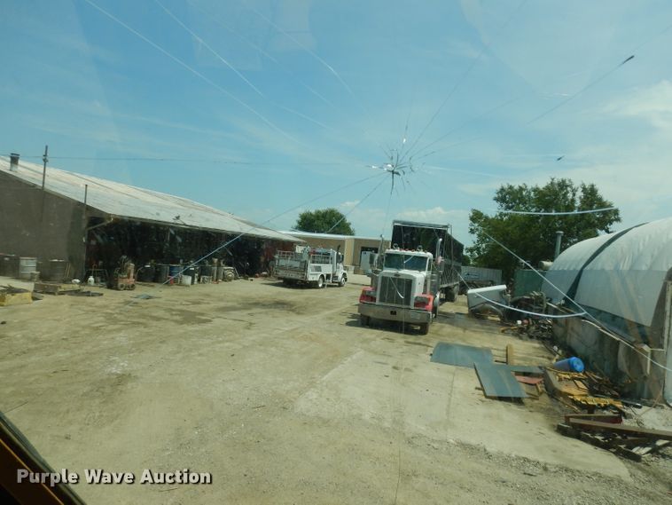 image for item HY9522 1973 Caterpillar 815  soil compactor