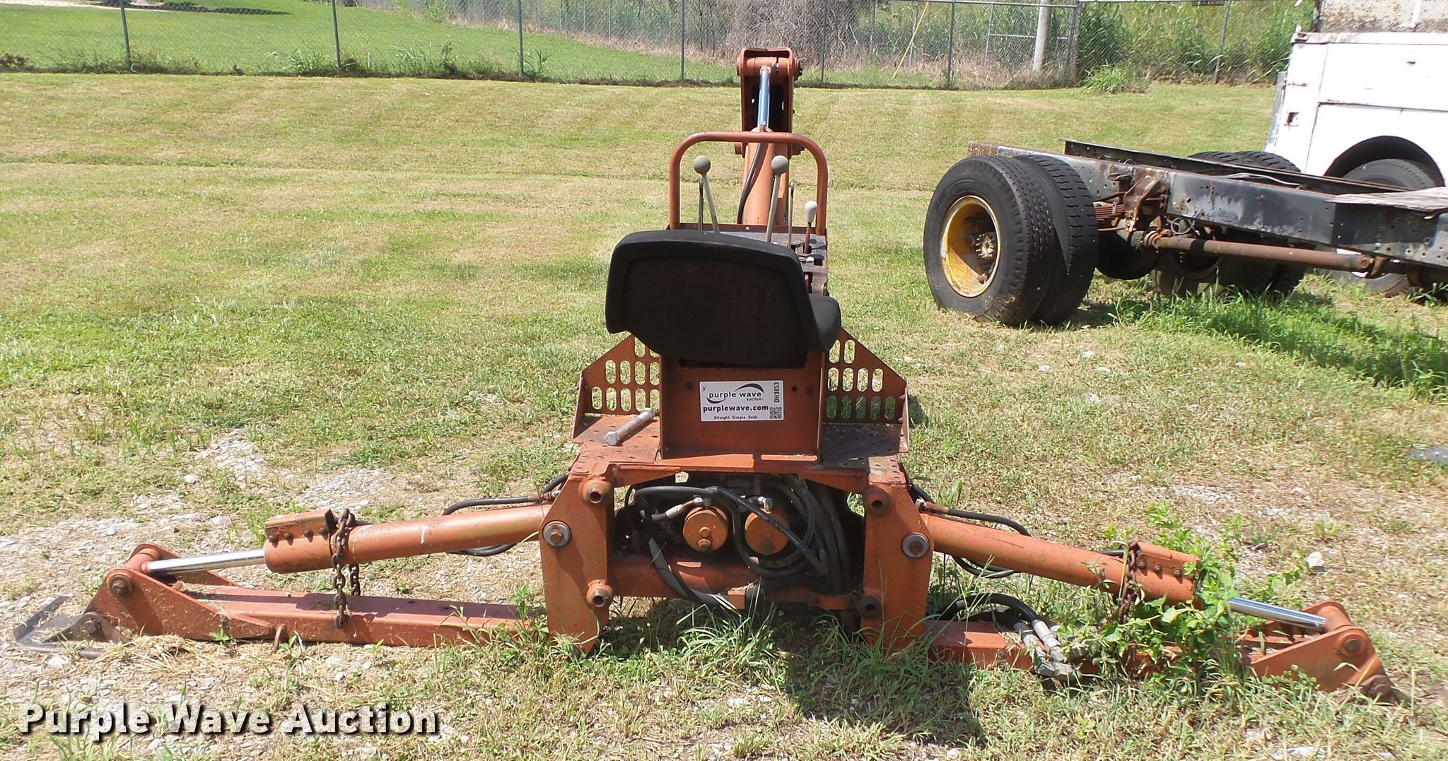 Ditch Witch A420 backhoe in Jackson, MO Item DH3853 sold Purple Wave