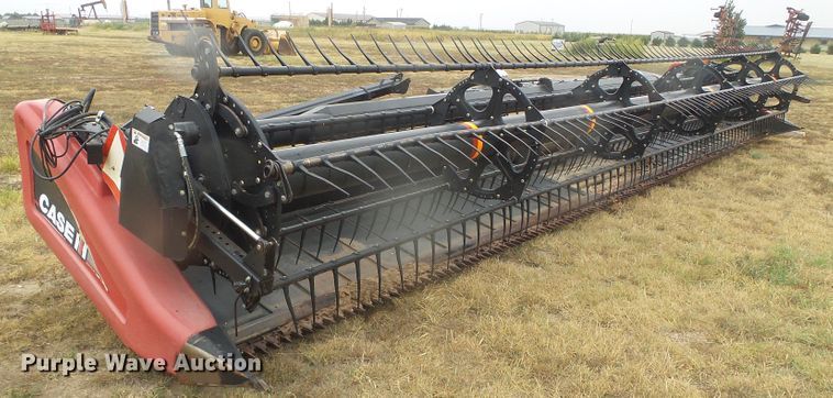 image for item DD0293 2010 Case IH 2142 35M07 2BG draper head