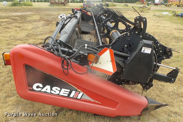 image for item DD0293 2010 Case IH 2142 35M07 2BG draper head