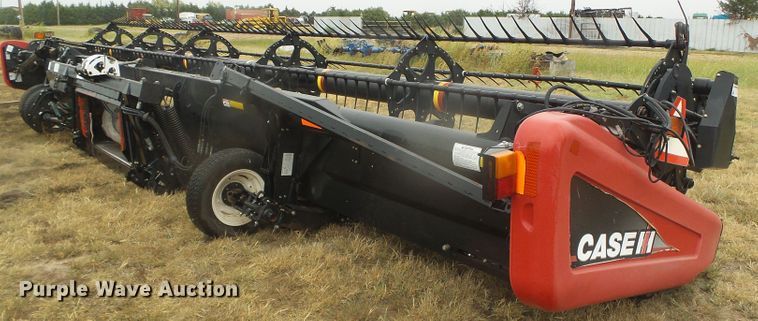 image for item DD0293 2010 Case IH 2142 35M07 2BG draper head