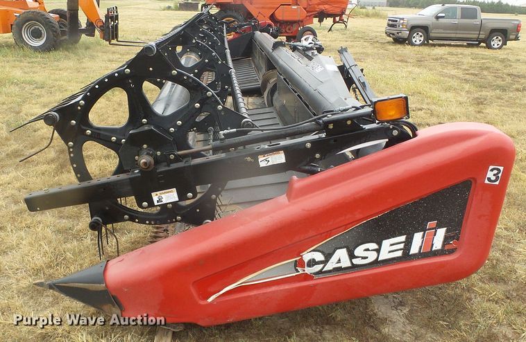 image for item DD0293 2010 Case IH 2142 35M07 2BG draper head