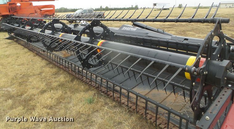 image for item DD0293 2010 Case IH 2142 35M07 2BG draper head