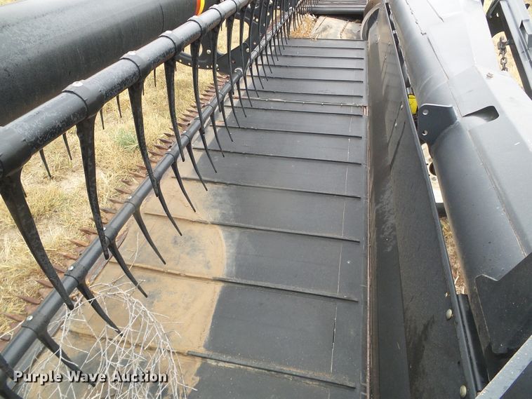 image for item DD0293 2010 Case IH 2142 35M07 2BG draper head