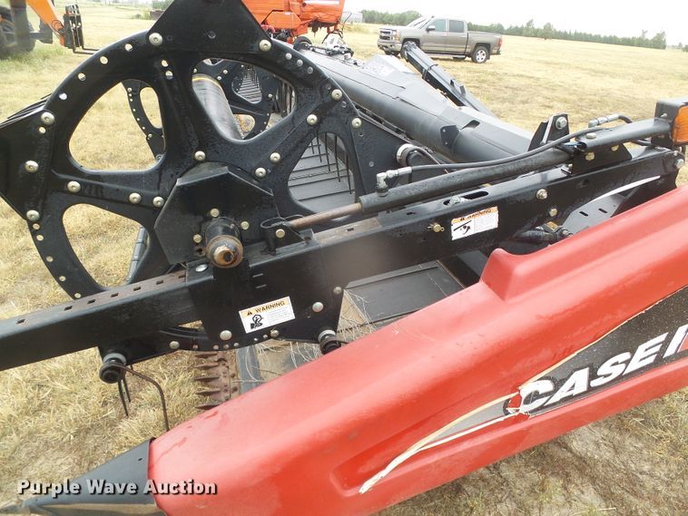 image for item DD0293 2010 Case IH 2142 35M07 2BG draper head