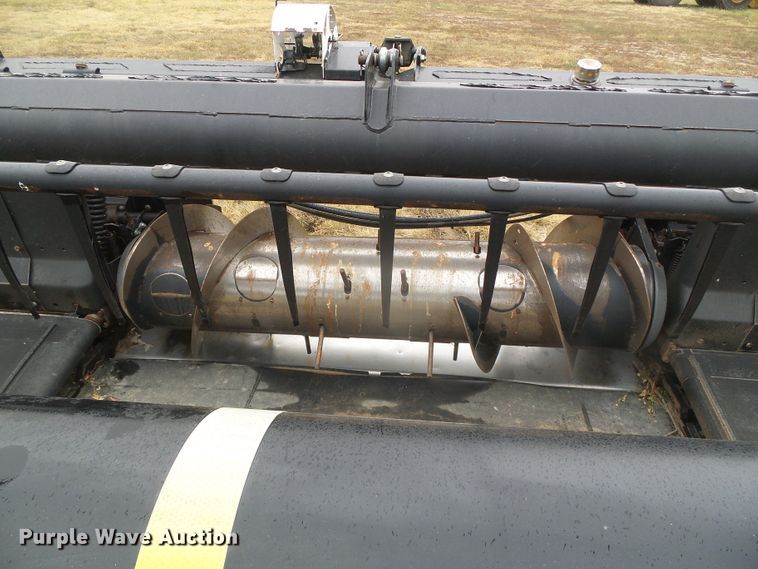 image for item DD0293 2010 Case IH 2142 35M07 2BG draper head