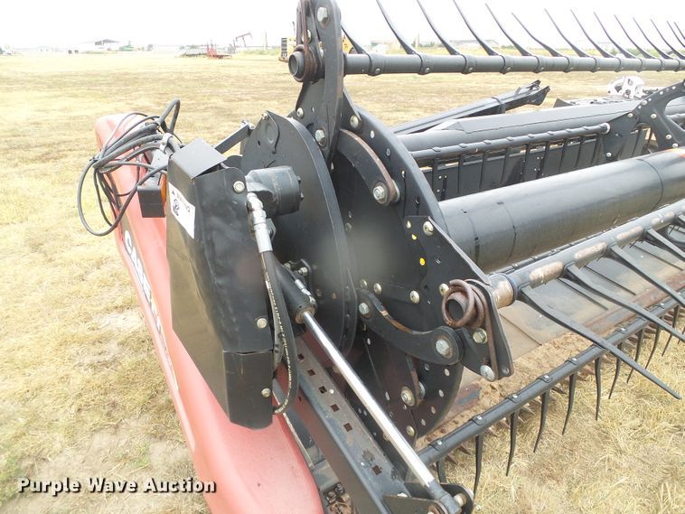 image for item DD0293 2010 Case IH 2142 35M07 2BG draper head