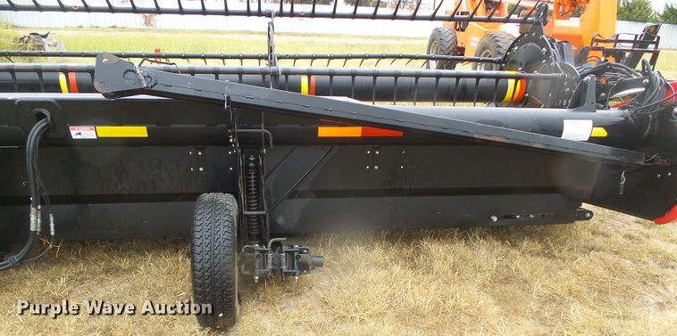 image for item DD0293 2010 Case IH 2142 35M07 2BG draper head