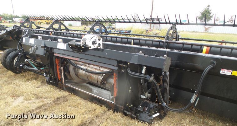 image for item DD0293 2010 Case IH 2142 35M07 2BG draper head