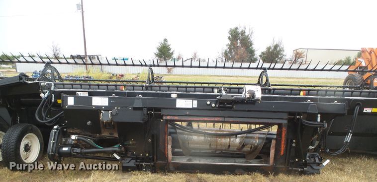 image for item DD0293 2010 Case IH 2142 35M07 2BG draper head