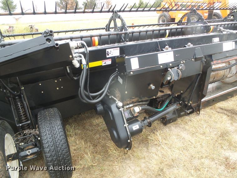 image for item DD0293 2010 Case IH 2142 35M07 2BG draper head