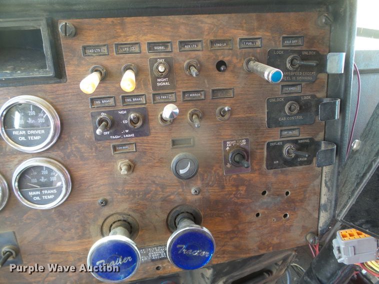 image for item DD0301 1997 Peterbilt 378  manure spreader truck