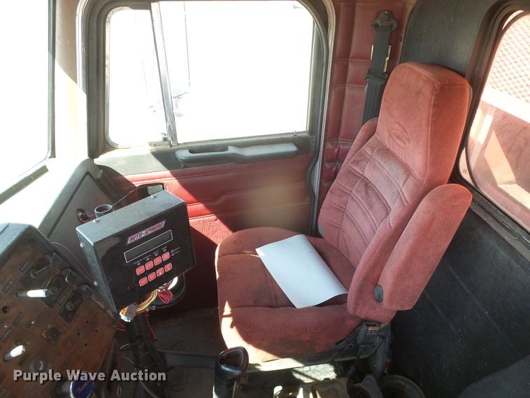 image for item DD0301 1997 Peterbilt 378  manure spreader truck