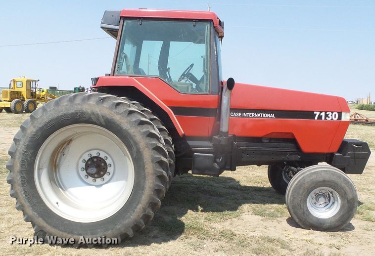 image for item DD0312 Case IH 7130  tractor