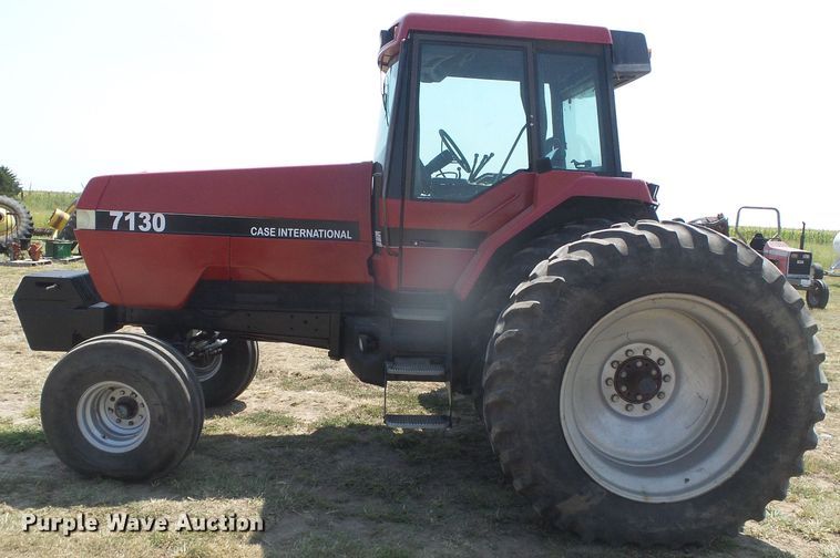 image for item DD0312 Case IH 7130  tractor
