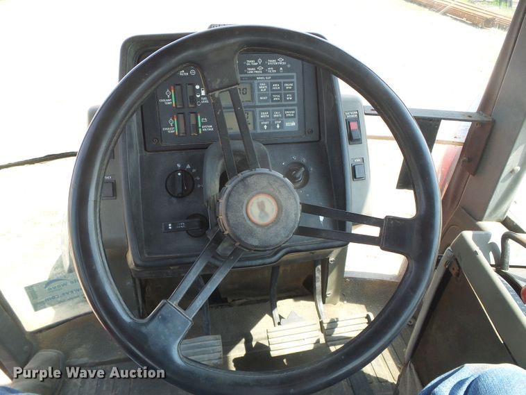 image for item DD0312 Case IH 7130  tractor