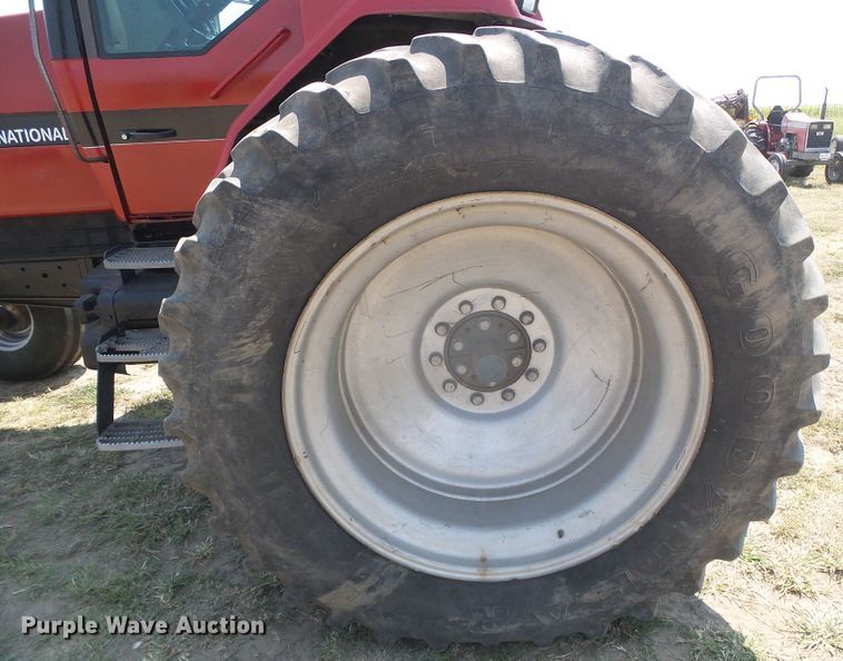 image for item DD0312 Case IH 7130  tractor
