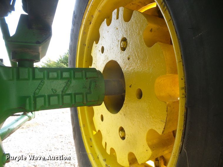 image for item DD0318 1979 John Deere 4040  tractor