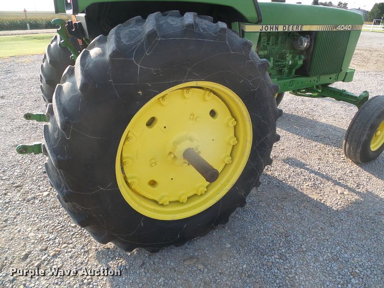 image for item DD0318 1979 John Deere 4040  tractor
