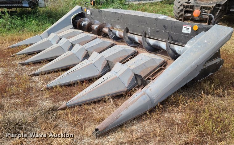 image for item DE2457 AGCO corn head