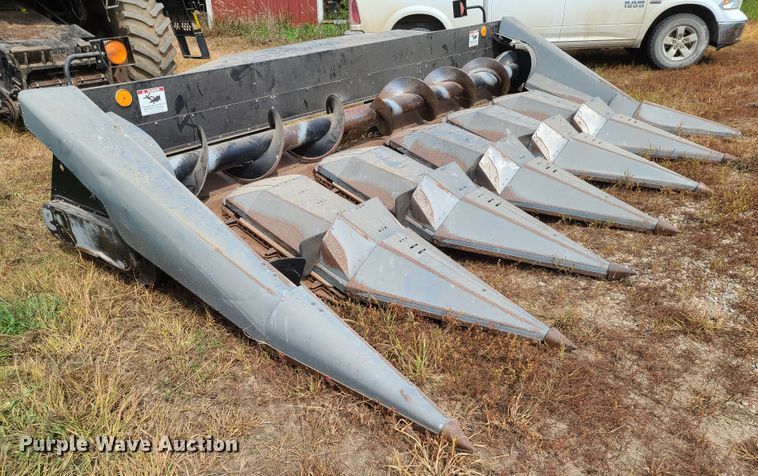 image for item DE2457 AGCO corn head