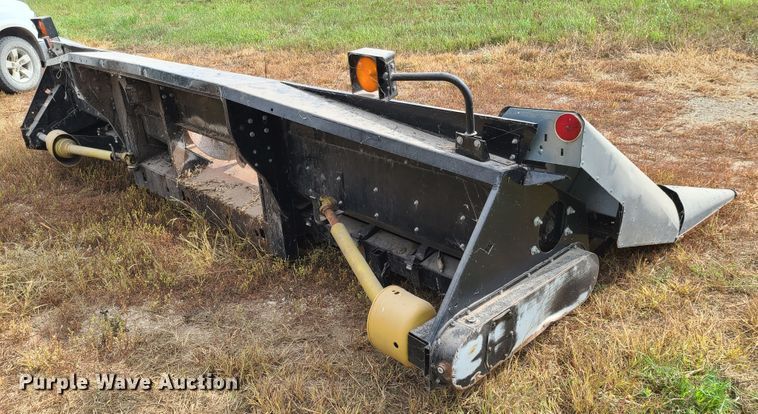 image for item DE2457 AGCO corn head