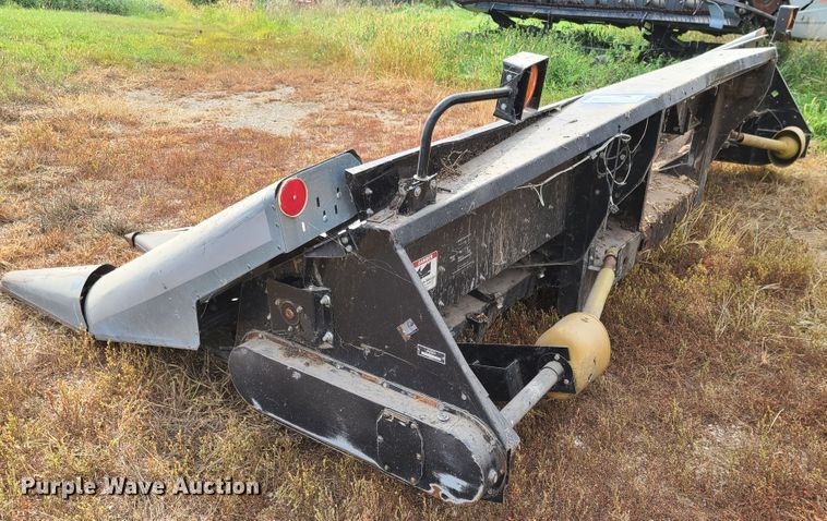 image for item DE2457 AGCO corn head