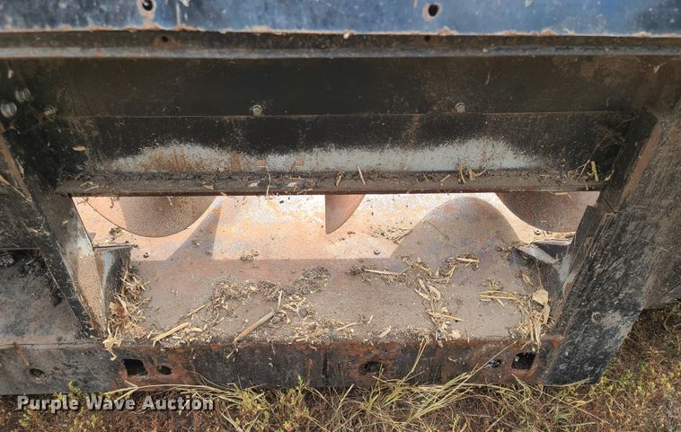 image for item DE2457 AGCO corn head