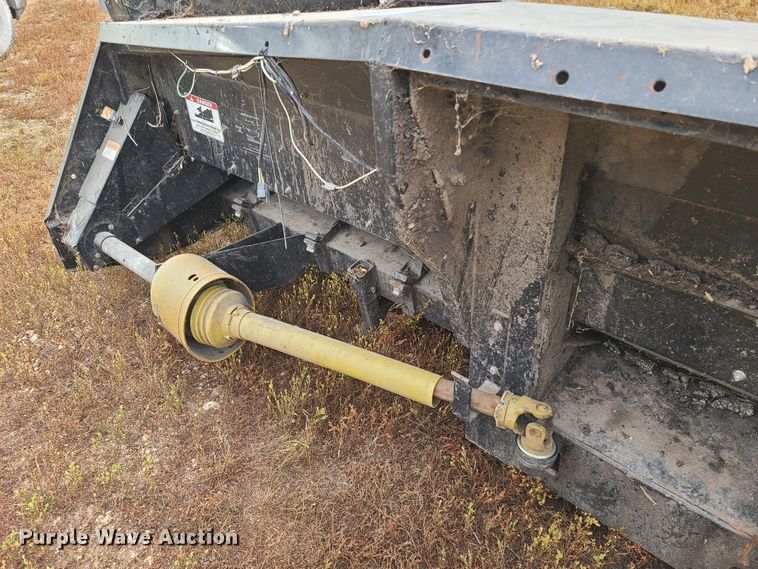 image for item DE2457 AGCO corn head