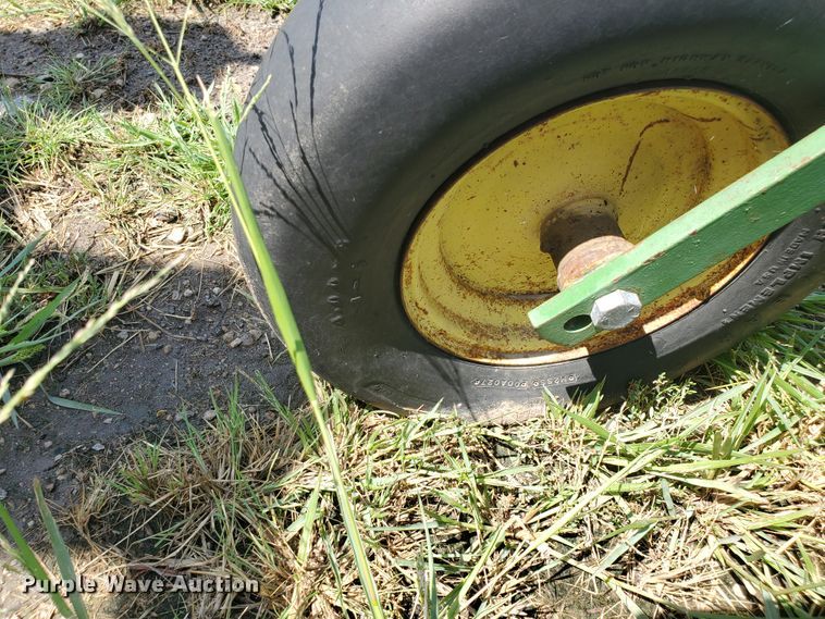 image for item DE4478 John Deere 212 pickup head