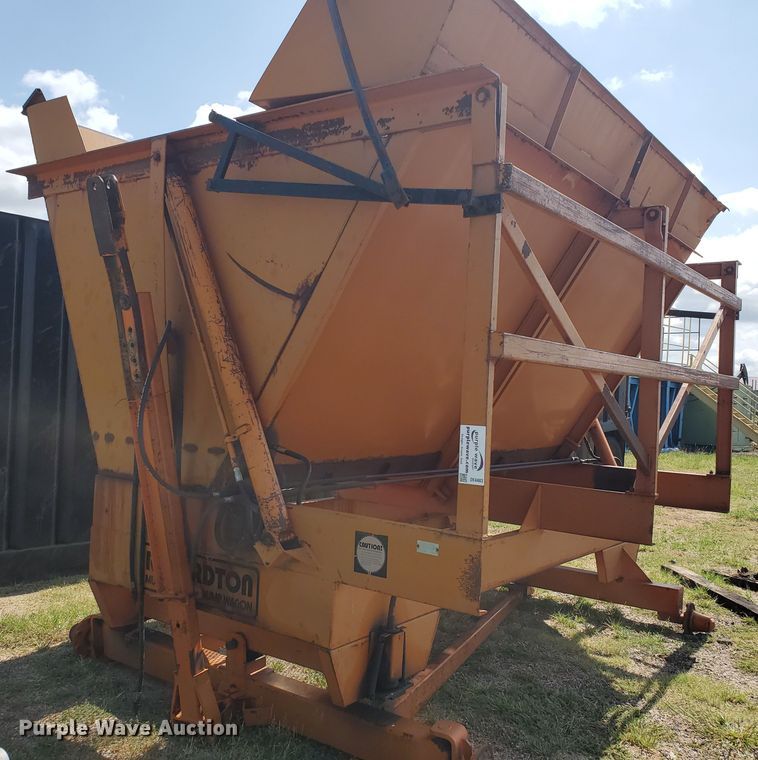 image for item DE4483 Richardton 1200 multi-purpose silage dump wagon