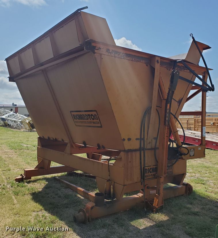 image for item DE4483 Richardton 1200 multi-purpose silage dump wagon