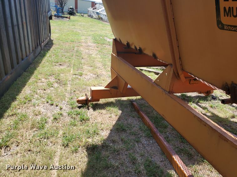 image for item DE4483 Richardton 1200 multi-purpose silage dump wagon