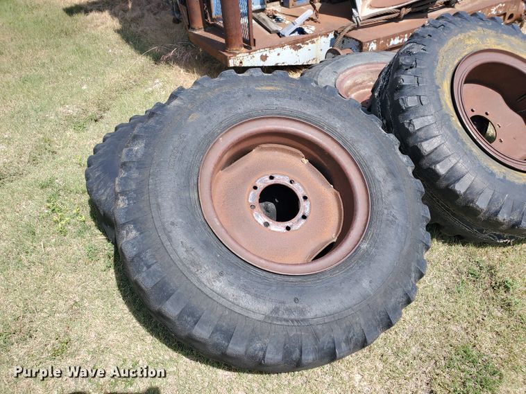 image for item DE4483 Richardton 1200 multi-purpose silage dump wagon