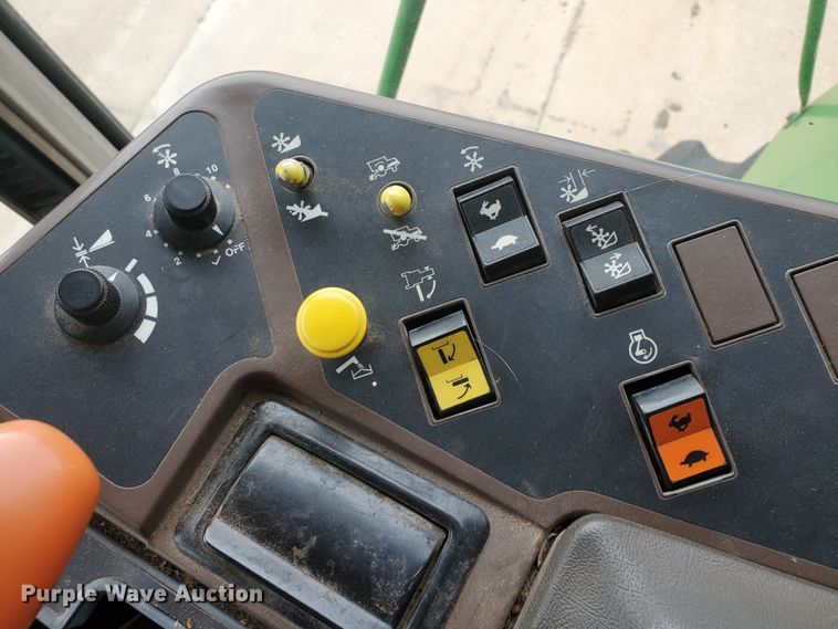 image for item DE4486 John Deere 9500 combine