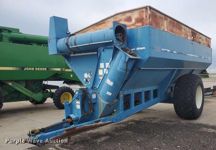 image for item DE4487 Kinze 840 grain cart