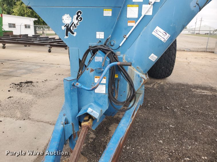 image for item DE4487 Kinze 840 grain cart