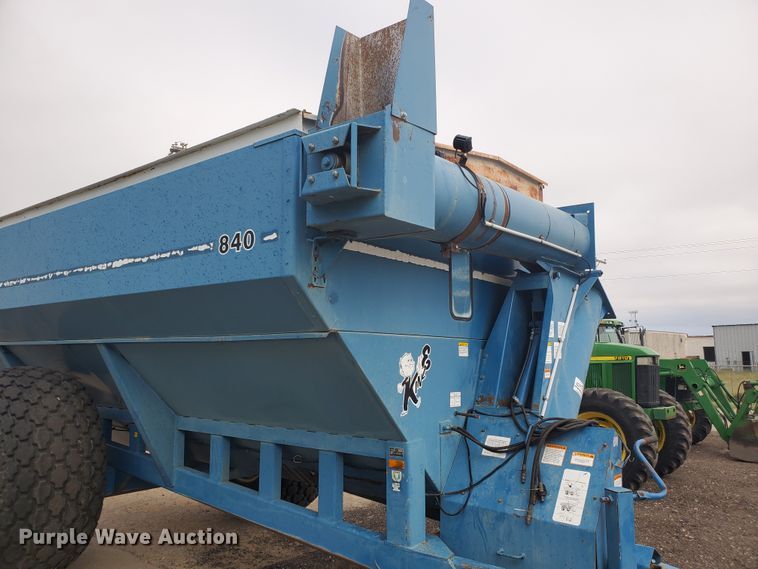 image for item DE4487 Kinze 840 grain cart