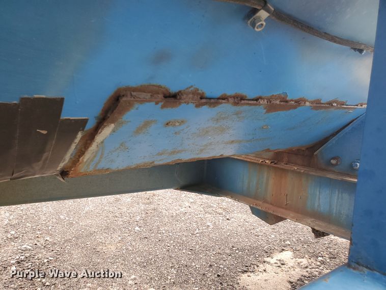 image for item DE4487 Kinze 840 grain cart