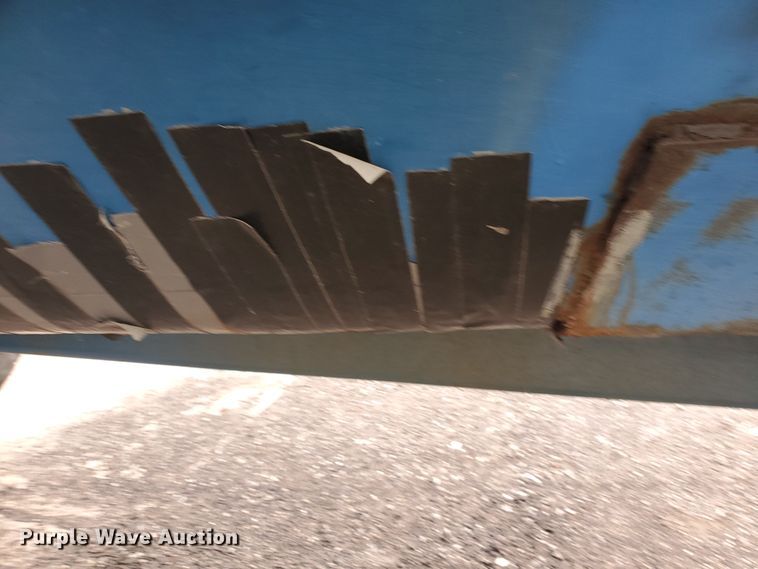 image for item DE4487 Kinze 840 grain cart