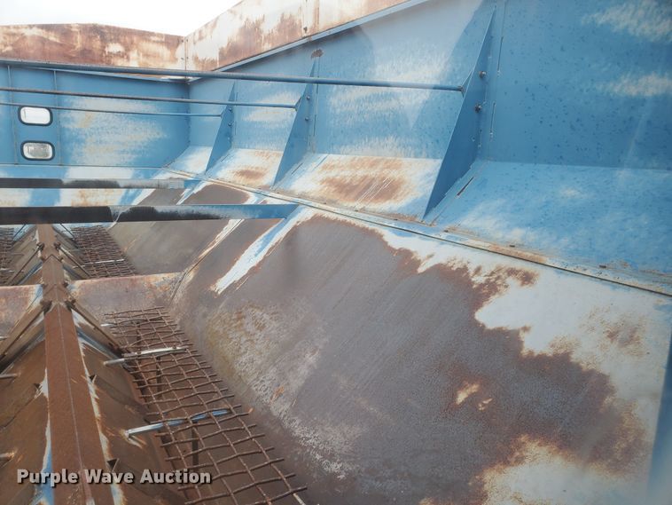 image for item DE4487 Kinze 840 grain cart