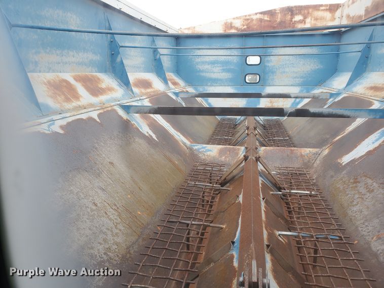 image for item DE4487 Kinze 840 grain cart