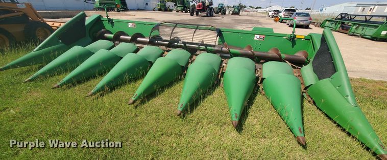 image for item DE4494 1999 John Deere 893 corn head