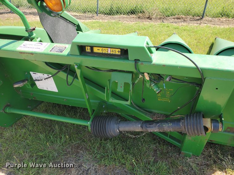 image for item DE4494 1999 John Deere 893 corn head