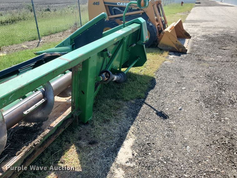 image for item DE4494 1999 John Deere 893 corn head