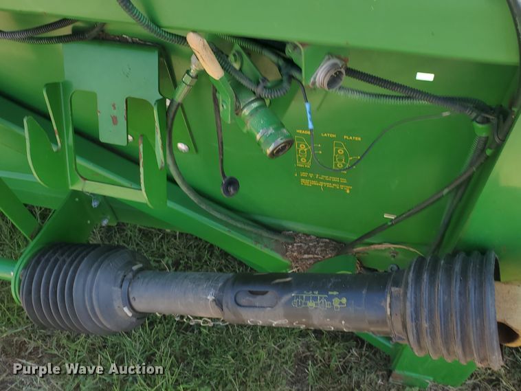 image for item DE4494 1999 John Deere 893 corn head