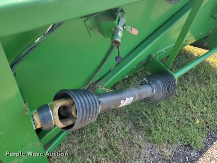 image for item DE4494 1999 John Deere 893 corn head