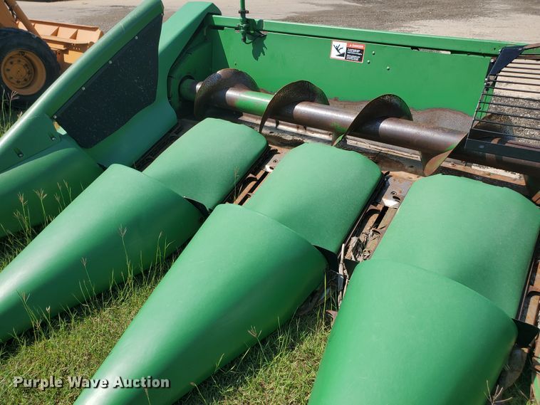 image for item DE4494 1999 John Deere 893 corn head
