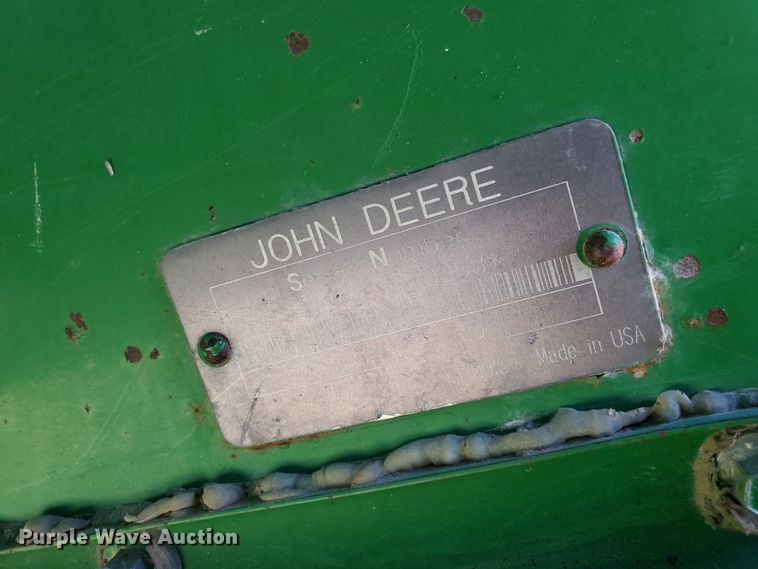 image for item DE4494 1999 John Deere 893 corn head