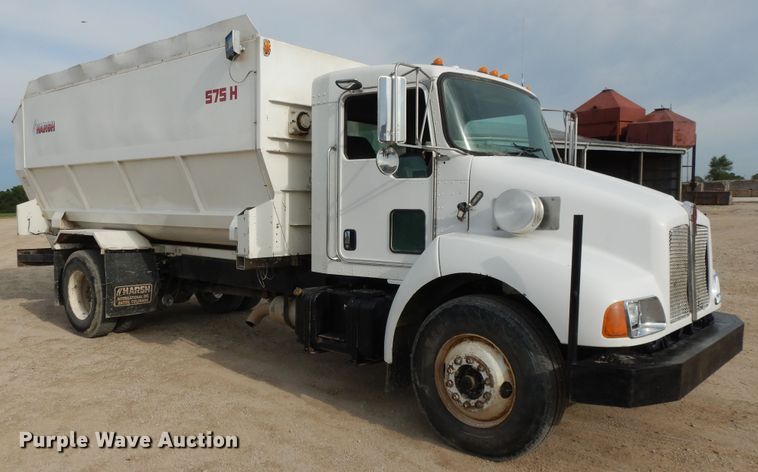 image for item DF5293 2007 Kenworth T300  feed mixer truck